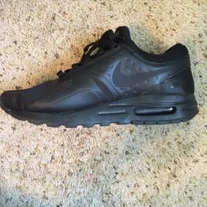 Nike air max essentials